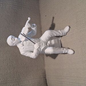 Department 56 winter silhouette Christmas concerto violinist white porcelain